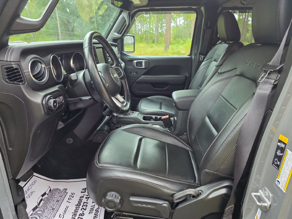 Used 2022 Jeep Wrangler Unlimited Sahara w/ Cold Weather Group AWD/4WD image 14