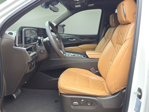 Certified 2022 Cadillac Escalade Sport w/ Touring Package image 21