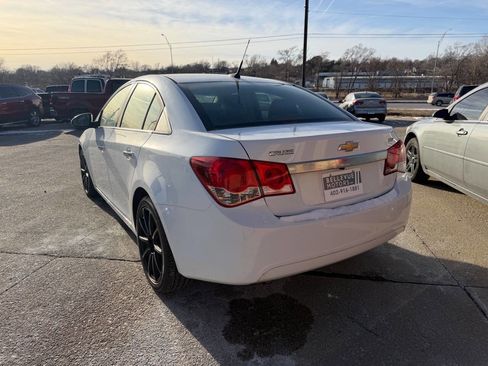 Used 2013 Chevrolet Cruze LTZ image 4