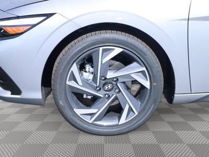 New 2025 Hyundai Elantra Limited