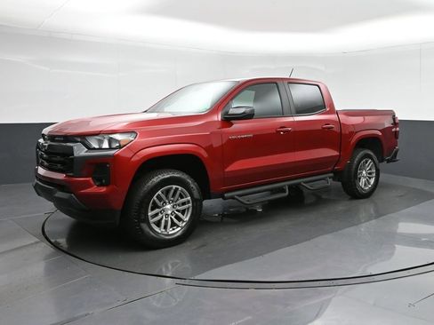 Used 2023 Chevrolet Colorado LT w/ LT Convenience Package II image 3