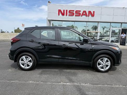 Certified 2025 Nissan Kicks Play S FWD image 7