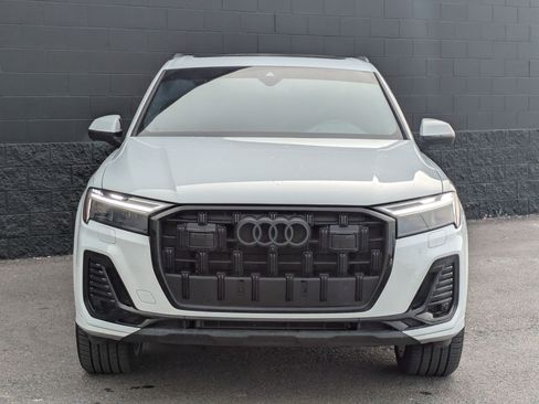 Certified 2025 Audi Q7 2.0T Premium w/ Convenience Plus Package image 2