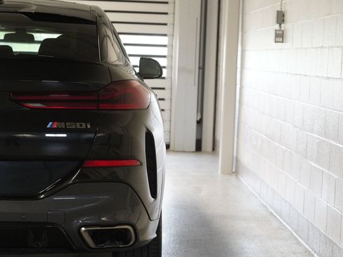 Used 2021 BMW X6 M50i w/ Executive Package image 10