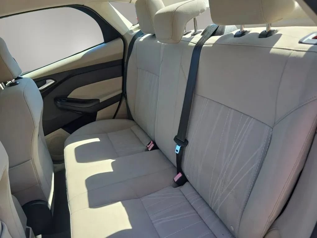 Used 2015 Ford Focus SE FWD image 29