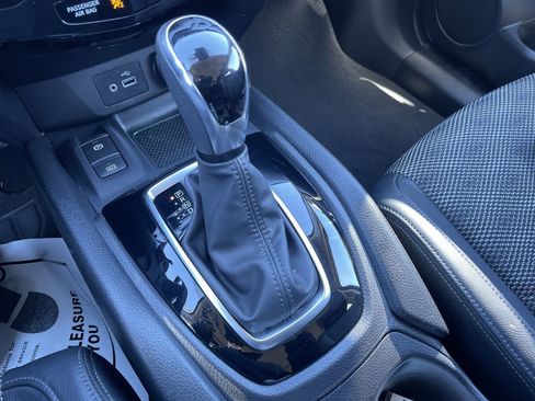 Used 2022 Nissan Rogue Sport SV w/ Technology Package AWD/4WD image 14