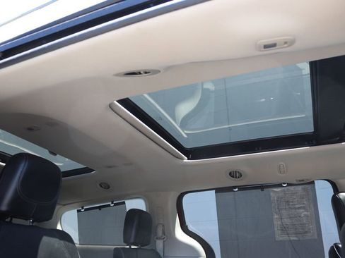 Used 2020 Chrysler Pacifica Limited FWD image 8