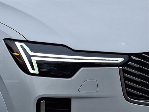 New 2026 Volvo XC90 B6 Plus w/ Protection Package Premier image 9