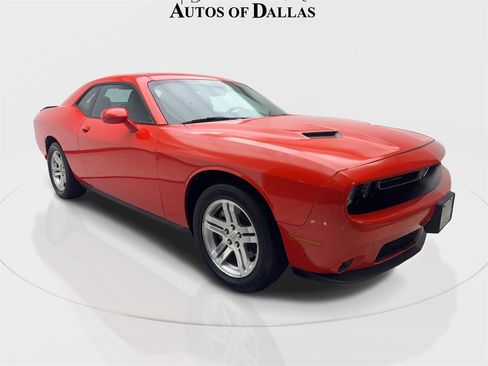 Used 2023 Dodge Challenger SXT w/ Plus Package image 4