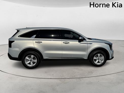 New 2026 Kia Sorento LX image 3