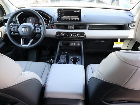 New 2025 Honda Pilot EX-L image 11