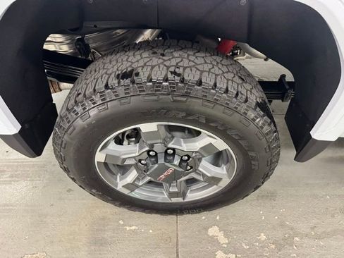 New 2026 GMC Sierra 2500 SLT w/ SLT Premium Package image 4