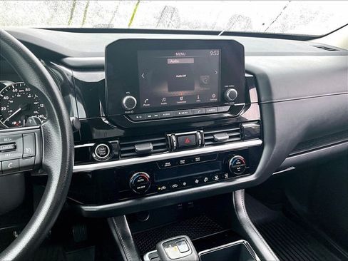 Used 2022 Nissan Pathfinder S AWD/4WD image 25