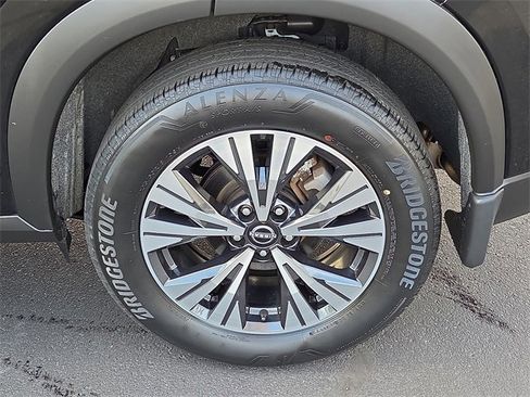 Used 2023 Nissan Rogue SV image 30