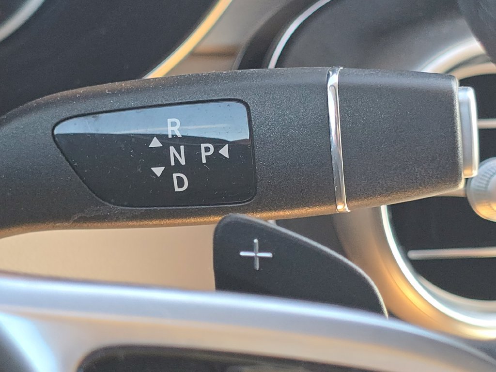 Used 2020 Mercedes-Benz GLC 300 4MATIC image 36