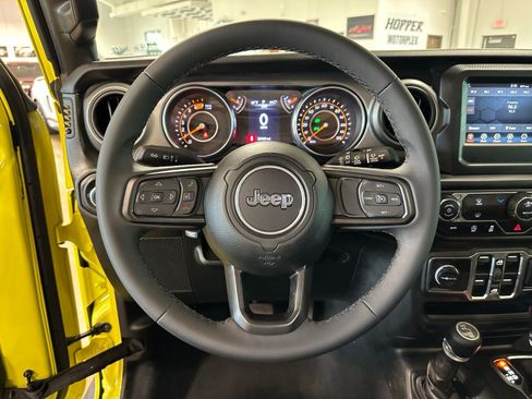 Used 2023 Jeep Wrangler Unlimited Sport image 16