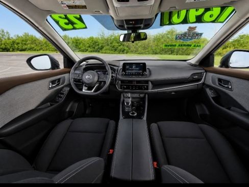 Used 2023 Nissan Rogue S AWD/4WD image 12