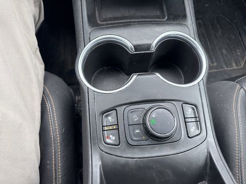 Used 2021 GMC Terrain SLT w/ Infotainment Package II image 23