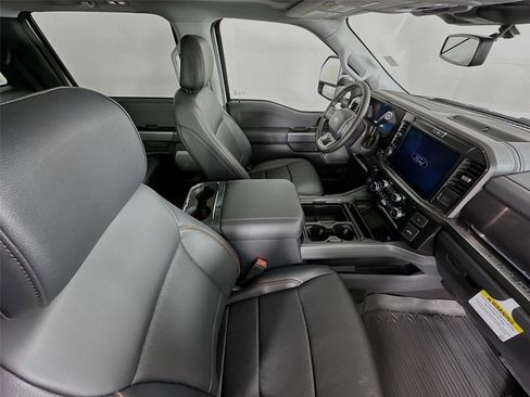 New 2026 Ford F250 Lariat w/ Black Appearance Package image 30
