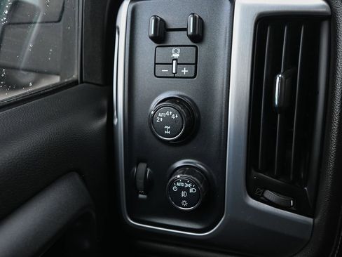 Used 2017 GMC Sierra 1500 SLE w/ Suspension Package, Off-Road AWD/4WD image 38