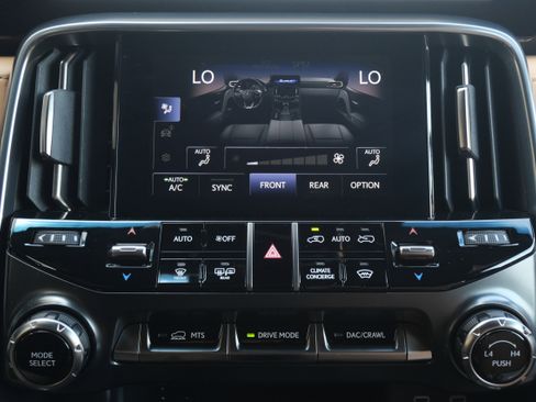 Certified 2025 Lexus LX 600 4WD w/ Luxury Package image 20