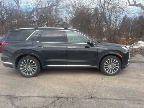 Used 2024 Hyundai Palisade Calligraphy image 4