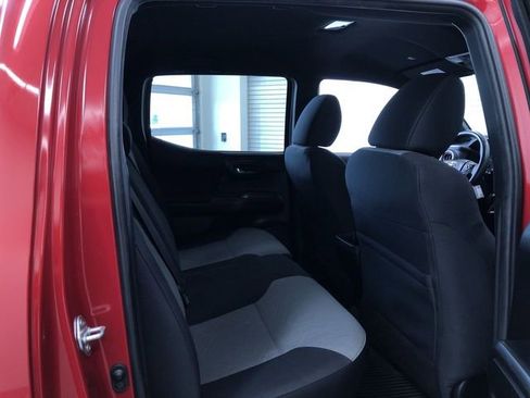 Certified 2022 Toyota Tacoma TRD Sport AWD/4WD image 15