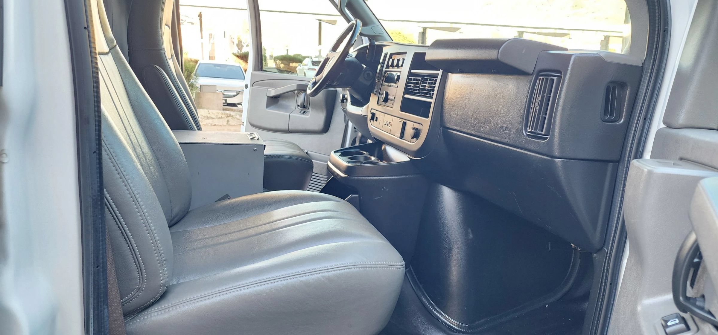 Used 2020 Chevrolet Express 2500 w/ Driver Convenience Package RWD image 14