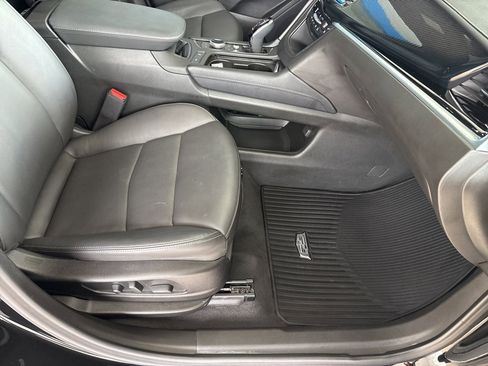 Used 2025 Cadillac XT6 Sport image 39