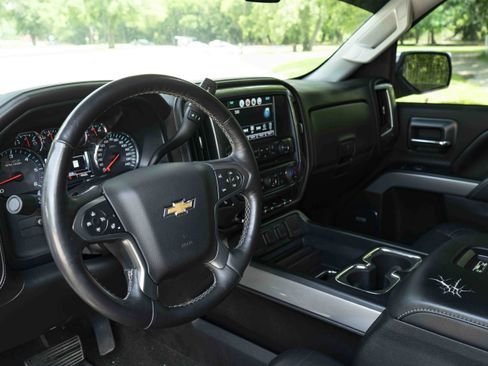 Used 2017 Chevrolet Silverado 1500 LTZ Z71 w/ LTZ Plus Package AWD/4WD image 16