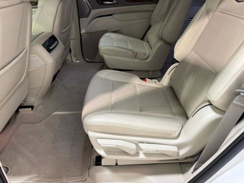 Used 2021 Cadillac Escalade Premium Luxury Platinum image 25