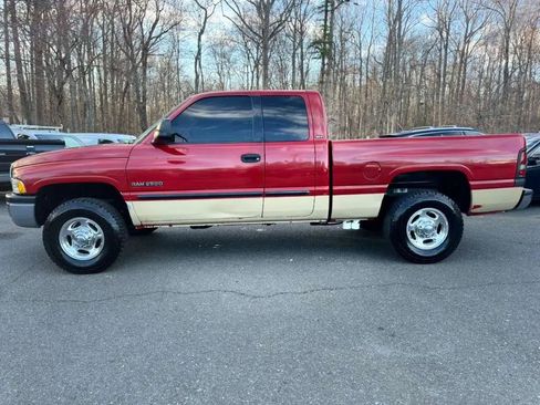 Used 2001 Dodge Ram 2500 Truck 2WD Quad Cab image 4