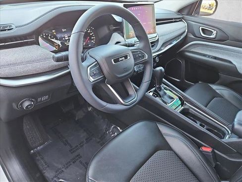 Used 2022 Jeep Compass Latitude image 12