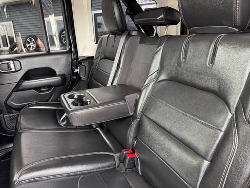 Used 2021 Jeep Wrangler Unlimited Sahara AWD/4WD image 40