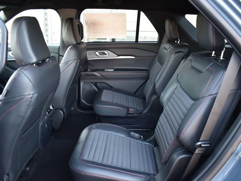 New 2026 Ford Explorer ST-Line AWD/4WD image 6
