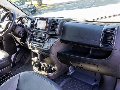 Used 2023 RAM ProMaster 2500 FWD image 38