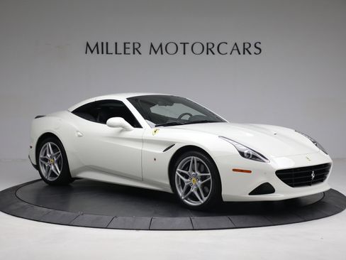 Certified 2017 Ferrari California T image 19
