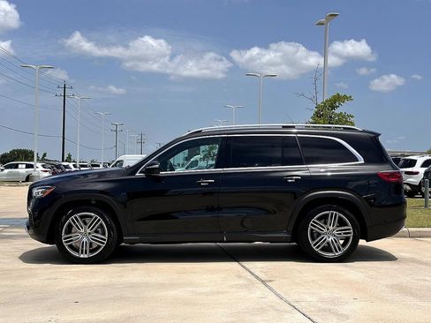 Used 2025 Mercedes-Benz GLS 450 4MATIC image 5
