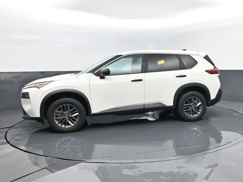 Used 2023 Nissan Rogue S AWD/4WD image 5