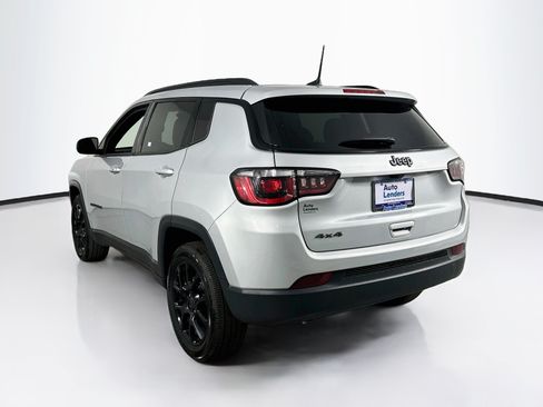 Used 2026 Jeep Compass Latitude AWD/4WD image 7