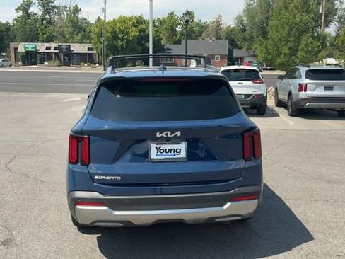 Certified 2025 Kia Sorento SX image 13