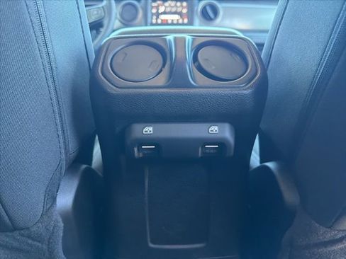 Used 2023 Jeep Wrangler Unlimited image 14
