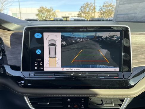 New 2026 Volkswagen Atlas SEL image 32