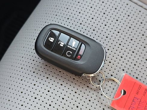 Used 2024 Honda Pilot Elite image 46