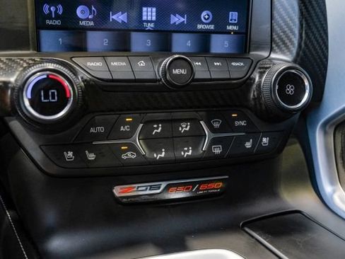 Used 2016 Chevrolet Corvette Z06 w/ 3LZ Preferred Equipment Group RWD image 32
