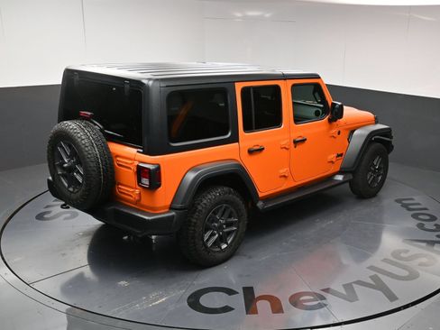 Used 2025 Jeep Wrangler Unlimited Sport AWD/4WD image 25