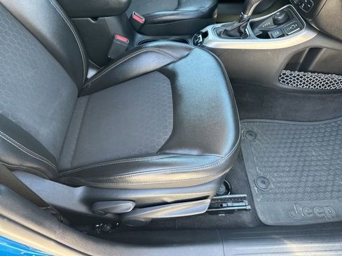 Used 2018 Jeep Compass Latitude w/ Popular Equipment Group AWD/4WD image 13