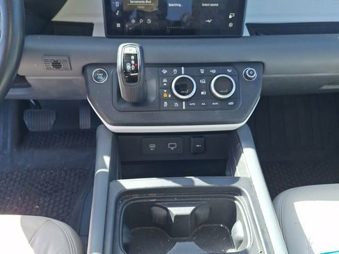 Used 2024 Land Rover Defender 110 S AWD/4WD image 13