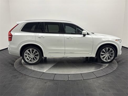 Certified 2023 Volvo XC90 B6 Ultimate w/ Protection Package Premier image 8