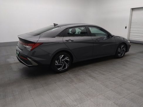 Used 2025 Hyundai Elantra SEL FWD image 10